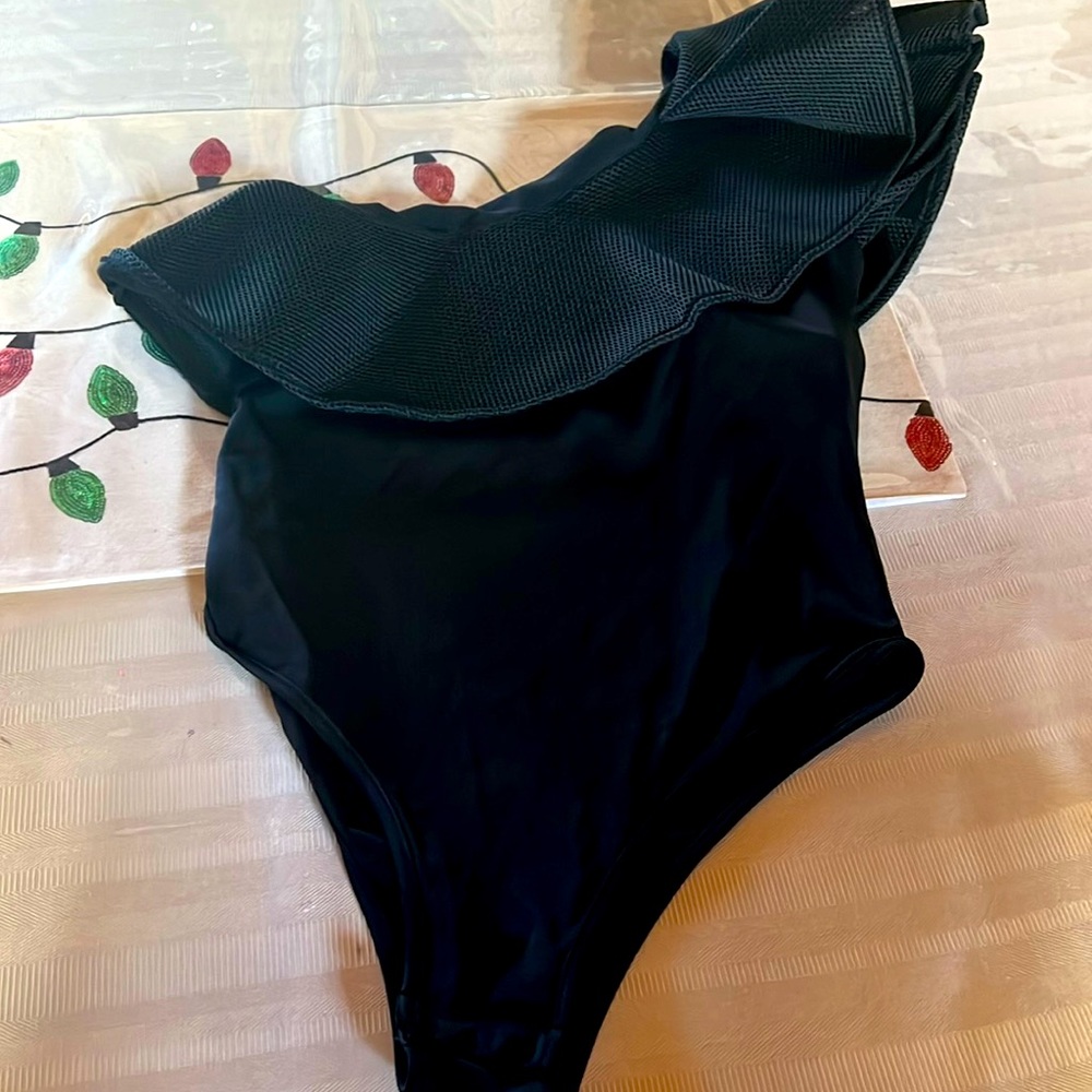 One shoulder ruffled sleeve bodysuit